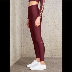 Alo Airlift High Waist Leggings in Black Cherry